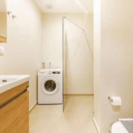 Apartment Snug With Pvt Garden Access Iii Athens