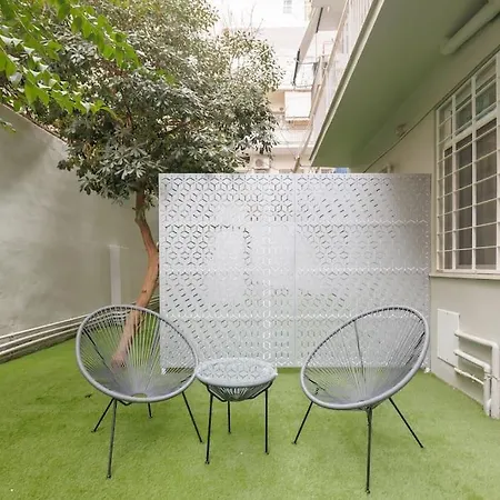 Snug With Pvt Garden Access Iii * Athens
